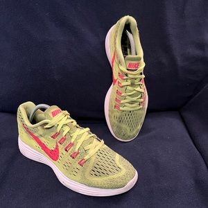 Nike Lunar Trainer Lunarlon Womens Size 9.5.Hot green and hot pink swoosh.